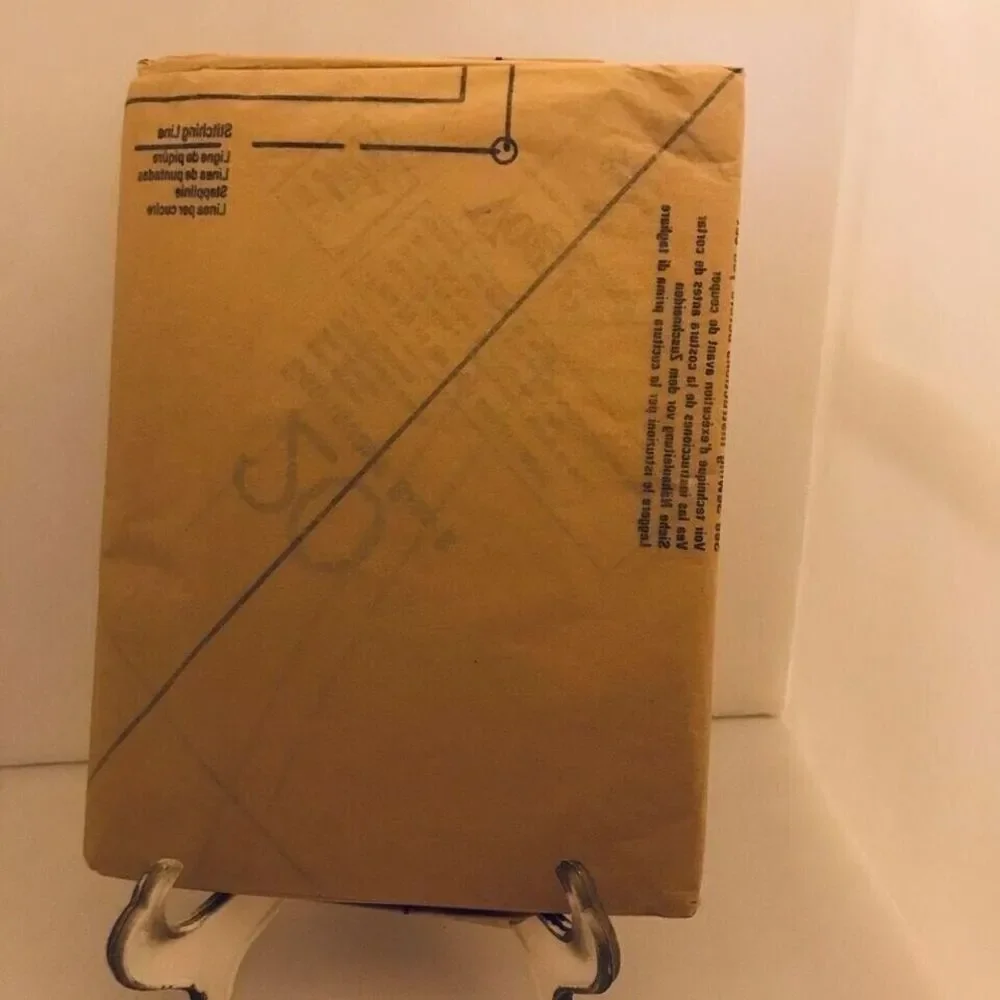 #1514 Vogue Nursery sewing pattern layette crib blanket bumper guard, pillow NOS